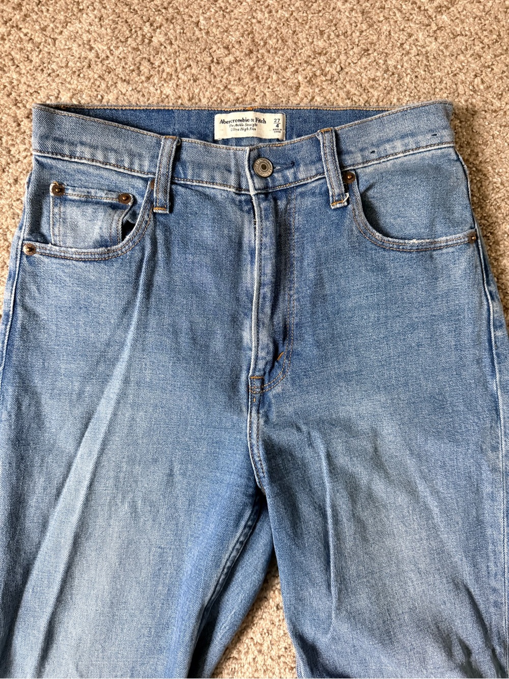 A&F Ankle Straight Ultra High Rise - Picture 2 of 3